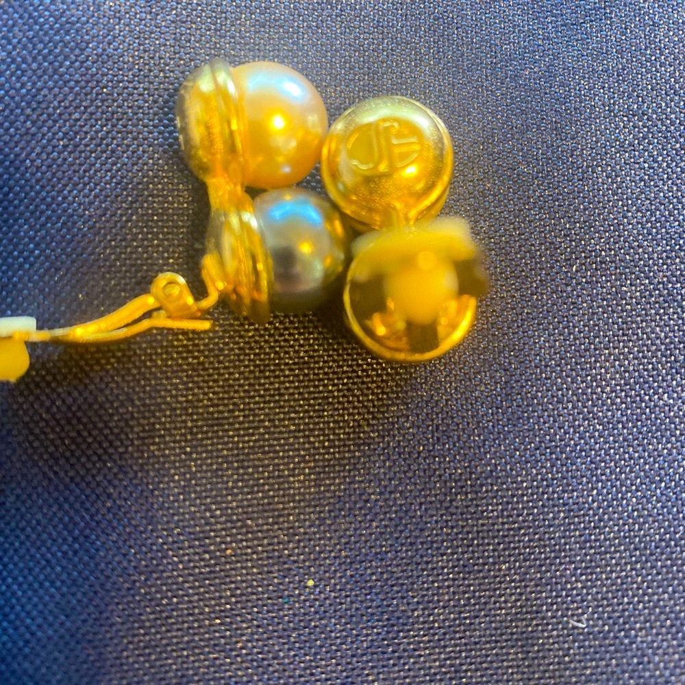 Joan Rivers Clip On Faux Pearl Earrings - Picture 7 of 10